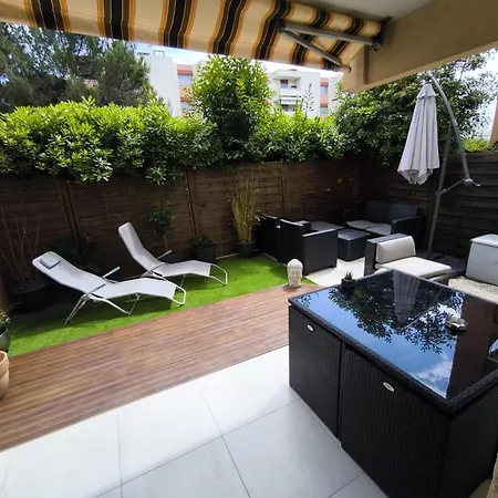 Apartman Joli Avec Jardin Antibes