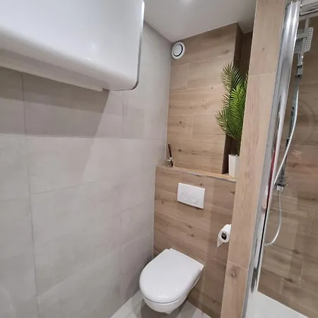 Joli Avec Jardin